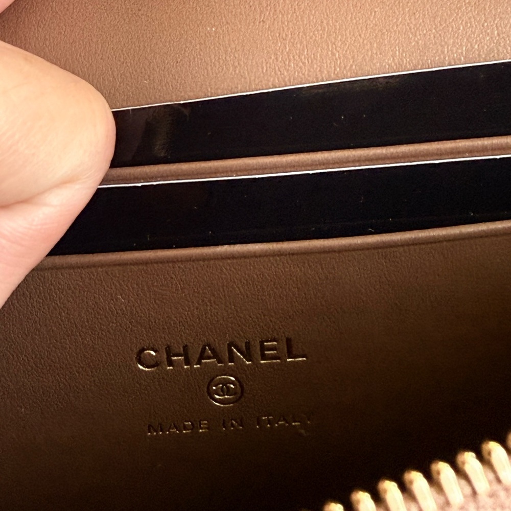 !SOLD! 
CHANEL Brown Quilted Vanity Bag with Gold Chain Strap - Picture 10 of 11